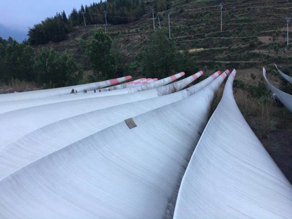 浙江運(yùn)達(dá)風(fēng)電貴州退役葉片回收處理現(xiàn)場